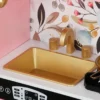 Cocina De Madera Con Heladera Y Microondas Rosa Y Blanco